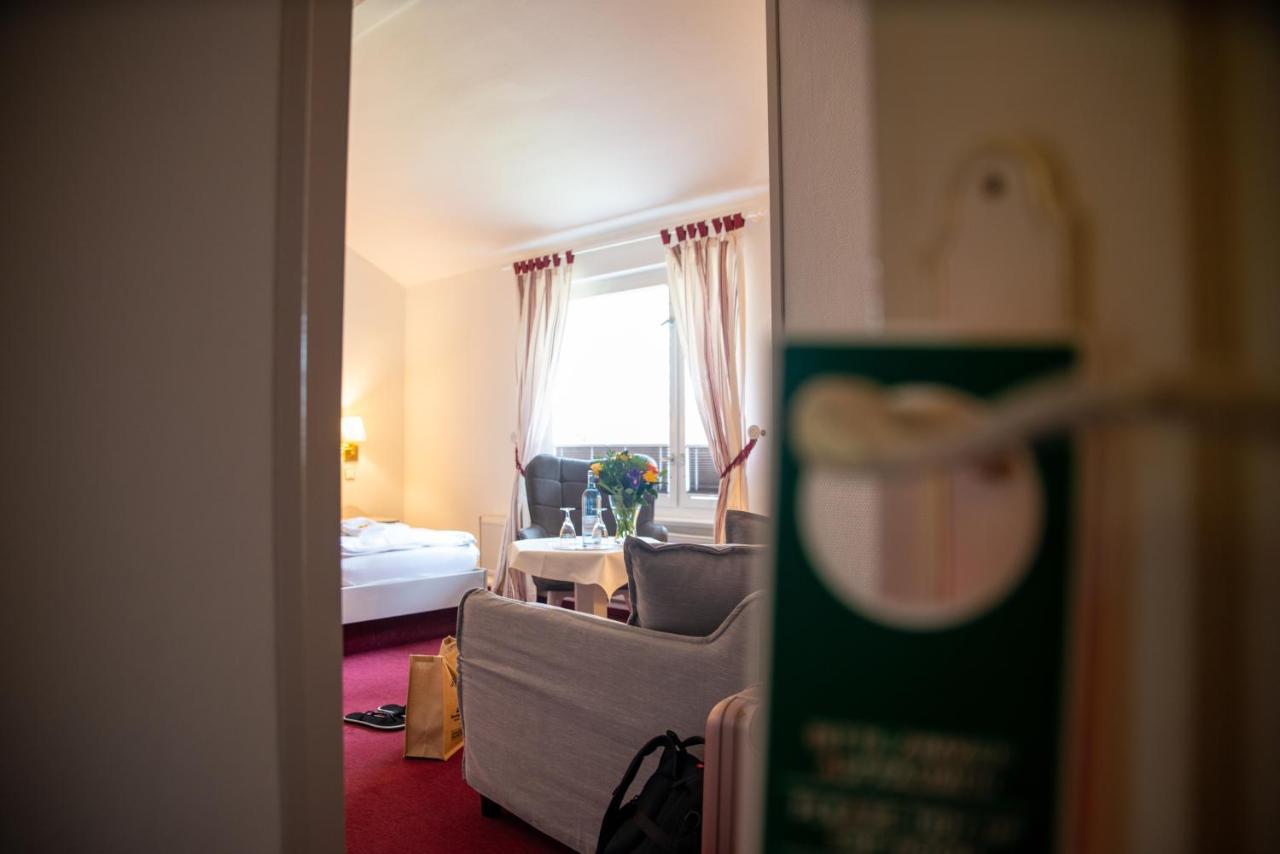 Meeressterne Hotel Weisses Schloss Heringsdorf  Bagian luar foto